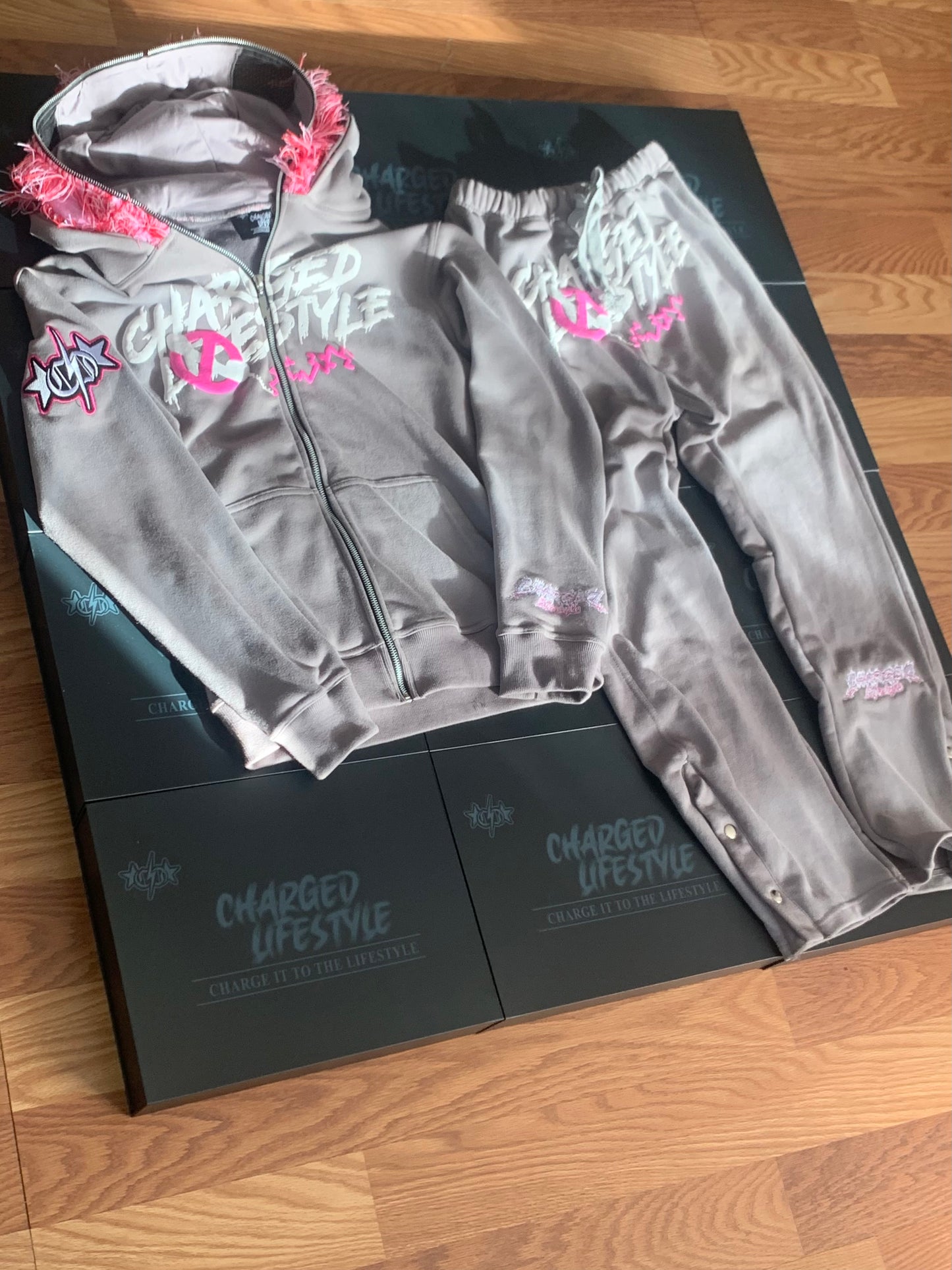 CLC DISCONNECTED GREY/PINK SWEATSUIT