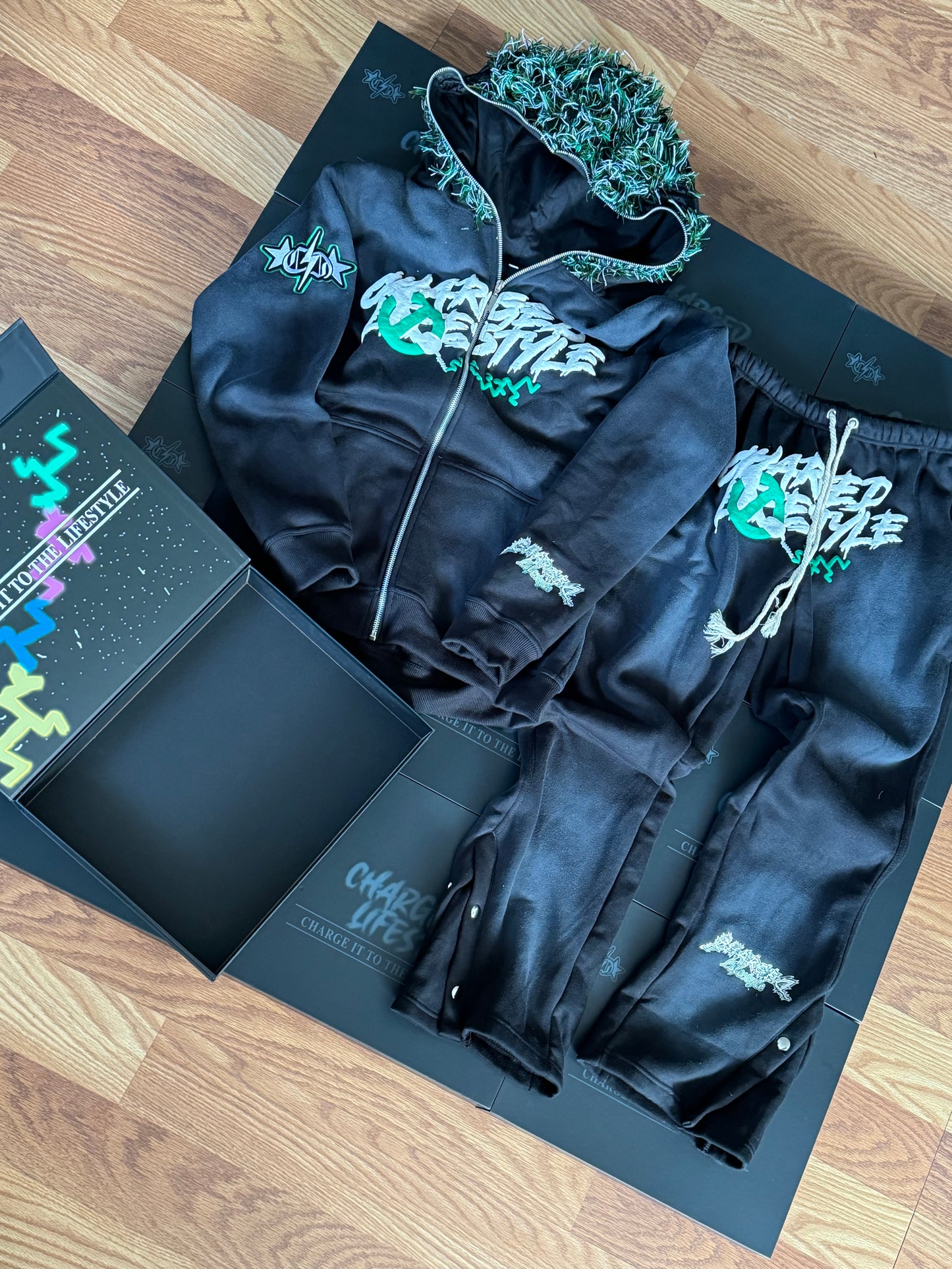 CLC DISCONNECTED BLACK/GREEN SWEATSUIT